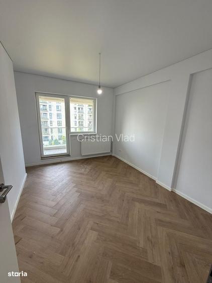 Apartament cu 3 camere , cu loc de parcare subteran ,metrou pacii.