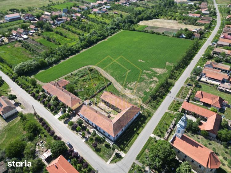 Teren de 16716 mp, în Traian Vuia