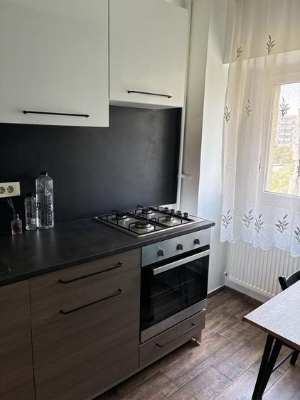 Garsonieră decomandată în Tei