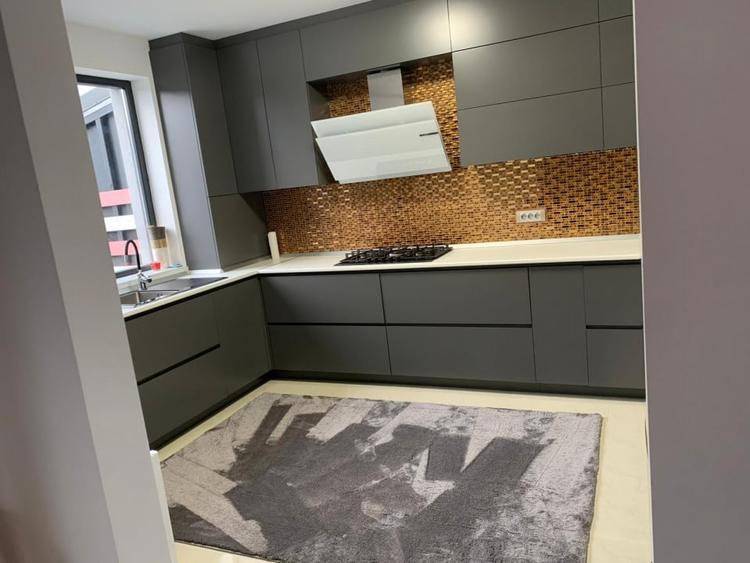 Duplex cu 4 camere cu Canalizare în Domnești