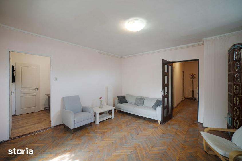 Apartament cu 2 camere semidecomandat în Centrul Civic