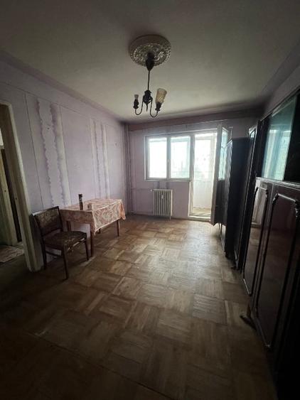 Apartament cu 3 camere în Aurel Vlaicu