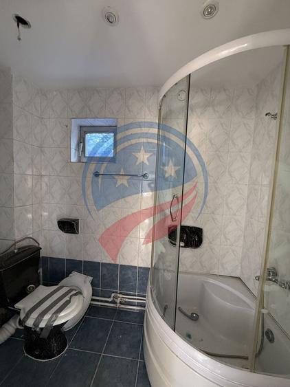 Casă individuală cu 7 camere cu Canalizare în Lascăr Catargiu