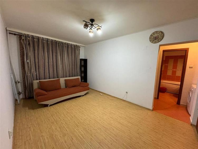 Apartament cu 2 camere semidecomandat, mobilat în Gară