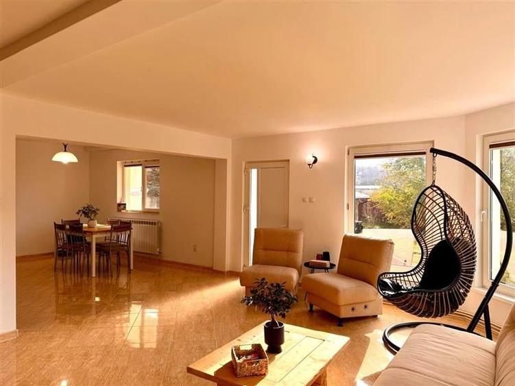 Casă individuală cu 4 camere cu Teren 1670 Mp în Bârnova