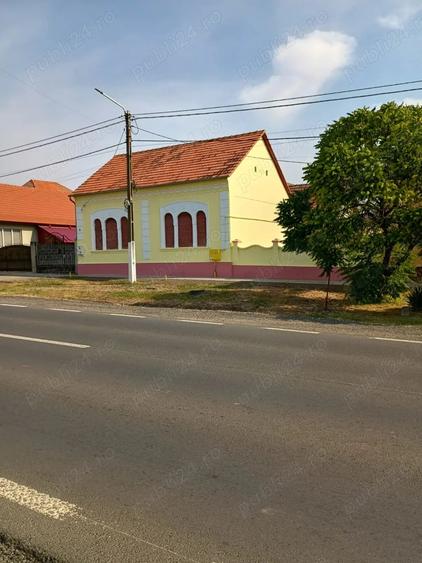 Casă cu 6 camere cu Teren 2465 Mp în Biled