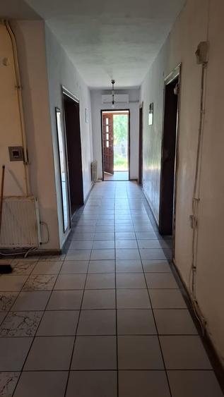 Casă cu 9 camere cu Teren 567 Mp în Central
