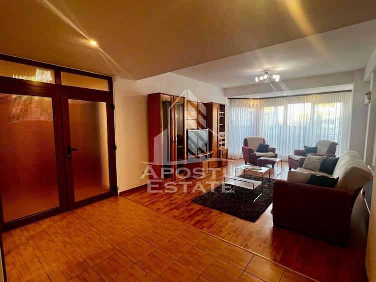 Apartament cu 4 camere decomandat în Aradului