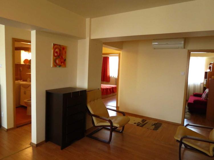 Apartament cu 3 camere decomandat în Central