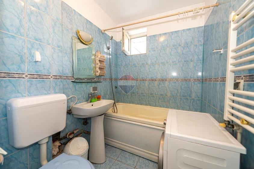 Apartament cu 3 camere semidecomandat, mobilat în Giulești