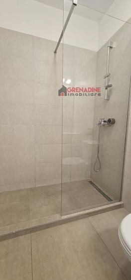 Apartament cu 2 camere decomandat, mobilat în Tractorul