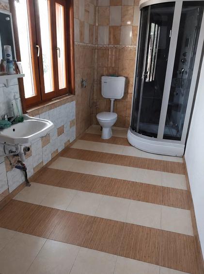 Casă cu 5 camere cu Teren 900 Mp în Hilița