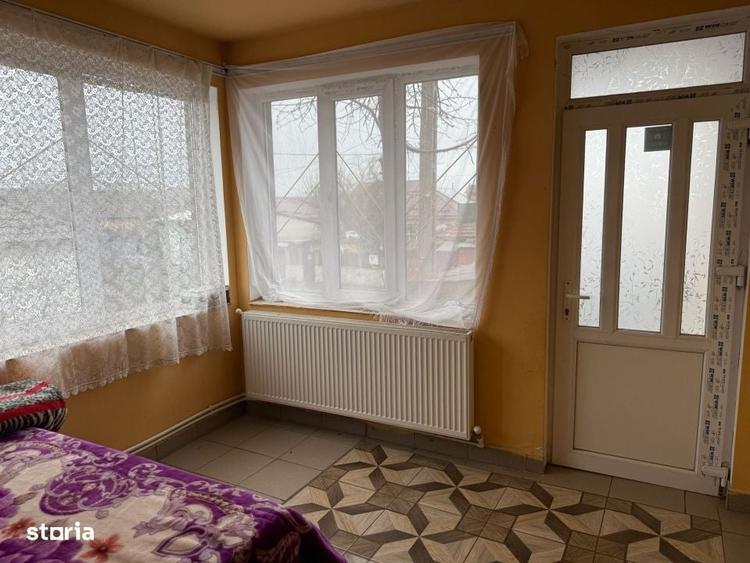 Casă cu 4 camere în Bucovăț