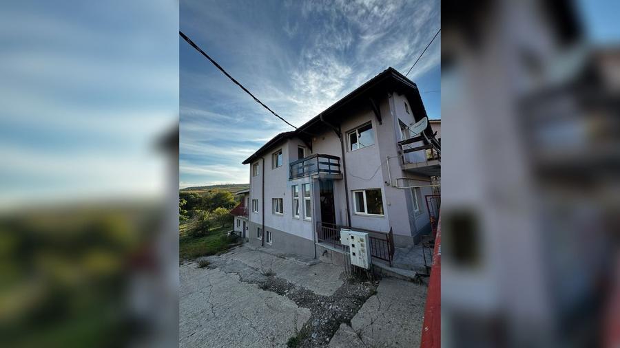 Casă cu 4 camere cu Canalizare în Iris