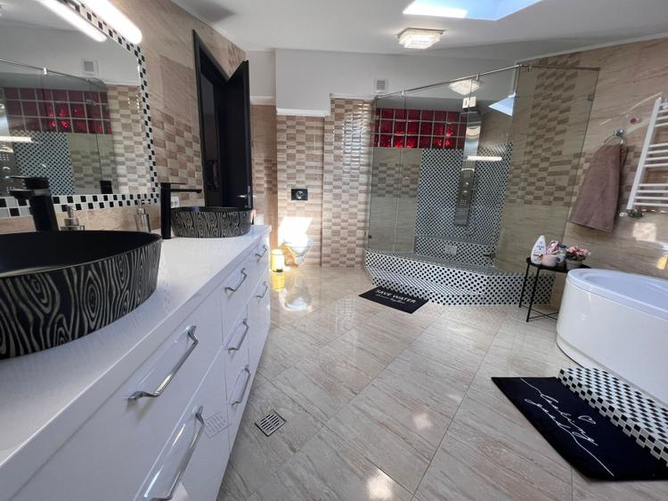 Apartament cu 2 camere semidecomandat, mobilat în Dămăroaia