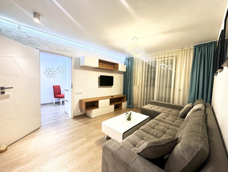 Apartament cu 2 camere decomandat în Titan