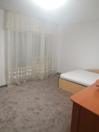 Apartament cu 3 camere decomandat în Mărăști