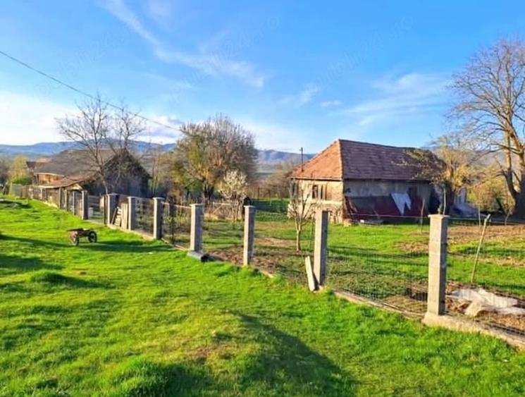 Teren de 27 mp, în Rușii-Munți