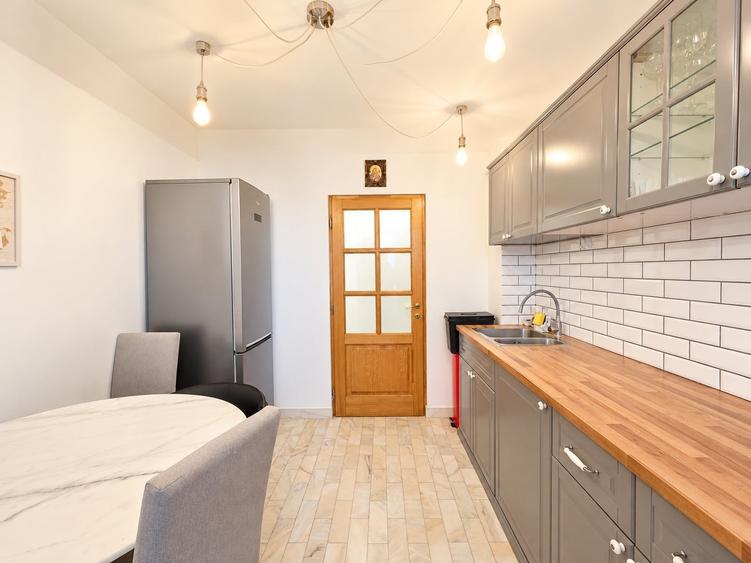 Apartament cu 2 camere decomandat în Mazepa 1