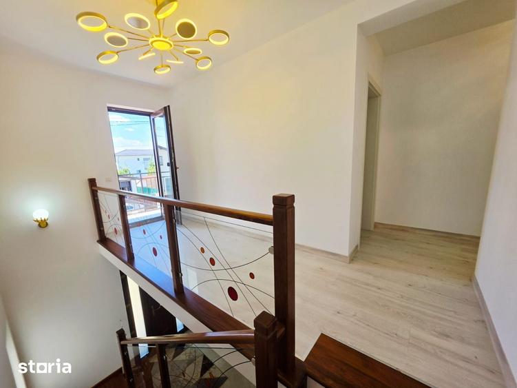 Casă cu 5 camere cu Teren 550 Mp în Păulești