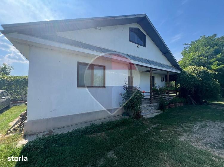 Casă cu 3 camere în Mândrești-Moldova