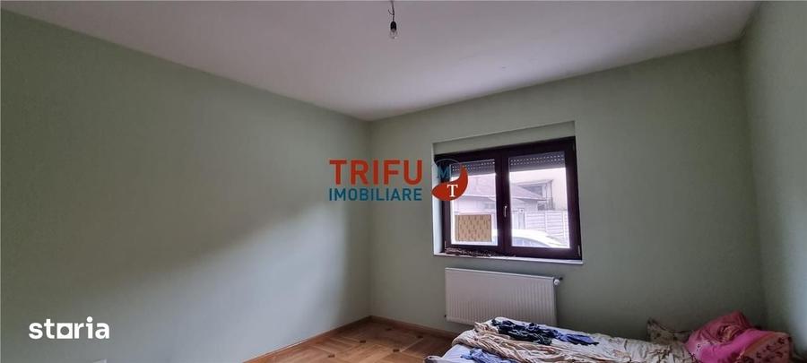 Casă cu 10 camere cu Teren 720 Mp în Lipoveni