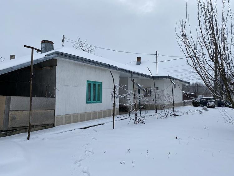 Casă cu 4 camere în Central