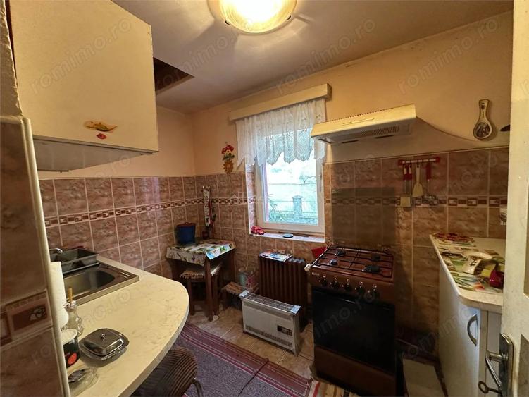 Casă cu 2 camere cu Teren 900 Mp în Est