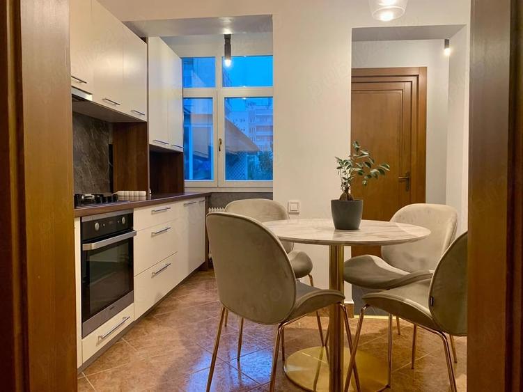 Apartament cu 2 camere decomandat în Cornișa