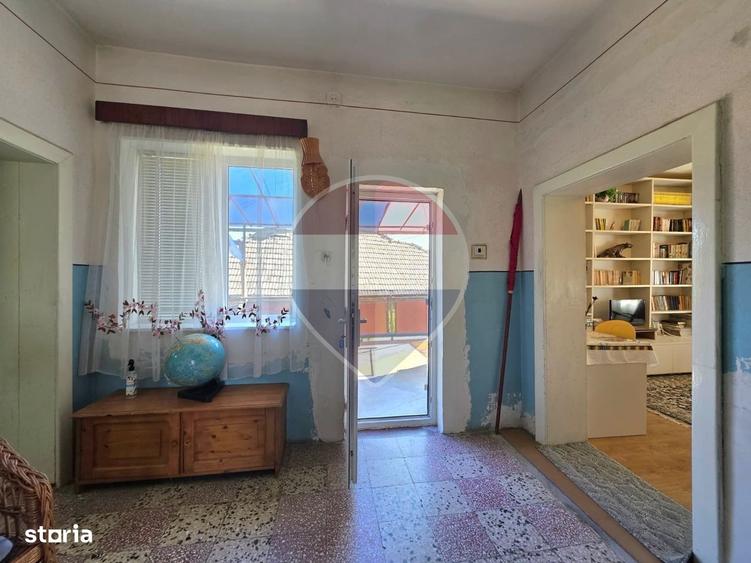 Casă cu 4 camere cu Teren 936 Mp în Central