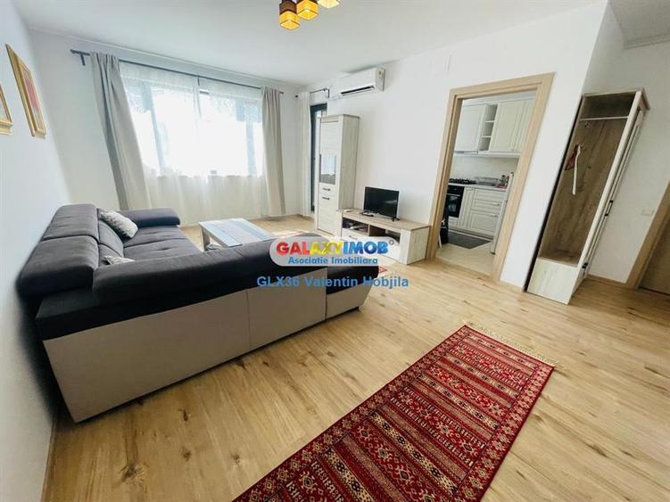 Apartament cu 3 camere semidecomandat, mobilat în Băneasa