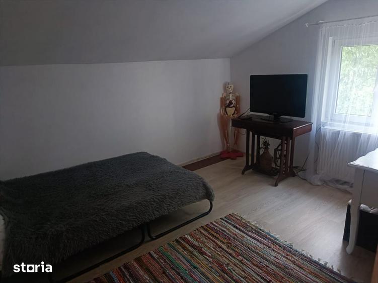 Casă cu 6 camere cu Teren 500 Mp în Gruiu