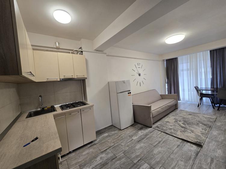 Apartament cu 2 camere semidecomandat, mobilat în Primo