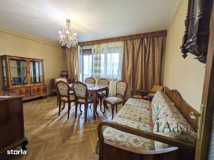 Apartament cu 3 camere decomandat în Sud