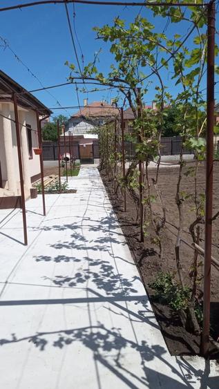 Casă cu Teren 500 Mp în Central