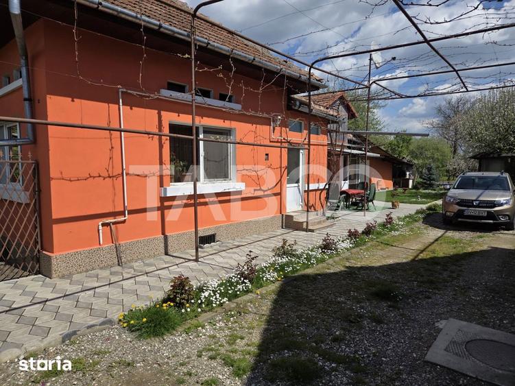 Casă cu 3 camere cu Canalizare în Beclean