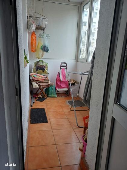 Apartament cu 3 camere decomandat în Crângași