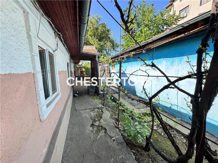Casă individuală cu 3 camere cu Canalizare în Colentina
