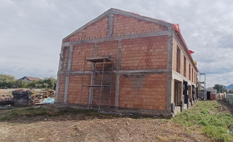 Casă cu 4 camere cu Canalizare în Bartolomeu