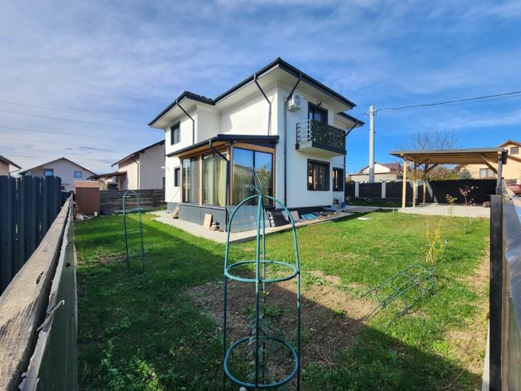 Casă individuală cu 4 camere cu Teren 380 Mp în Lunca Cetățuii