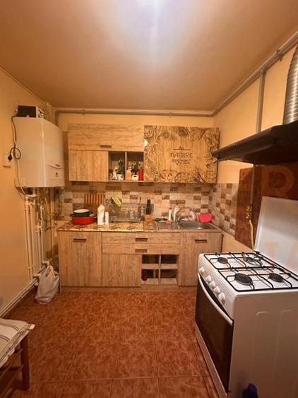 Apartament cu 4 camere decomandat, mobilat în Tomis Nord