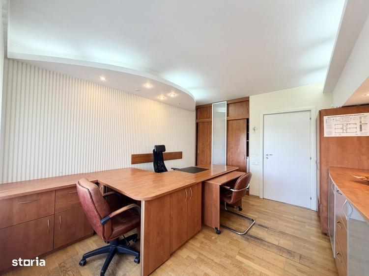 Apartament cu 3 camere decomandat în Libertății