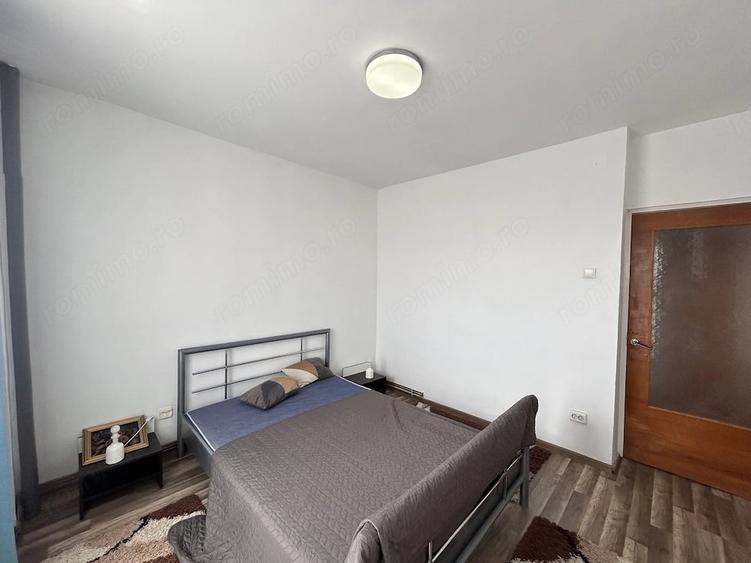 Apartament cu 2 camere decomandat în Intim