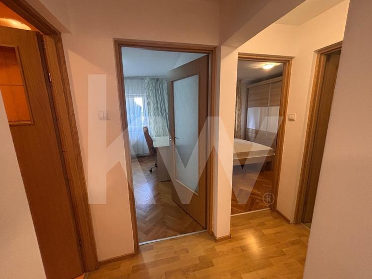 Apartament cu 3 camere decomandat, mobilat în Central