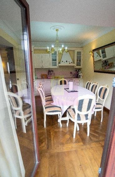Apartament cu 4 camere decomandat în Clăbucet