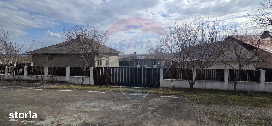 Casă cu 4 camere cu Teren 614 Mp în Ștefănești