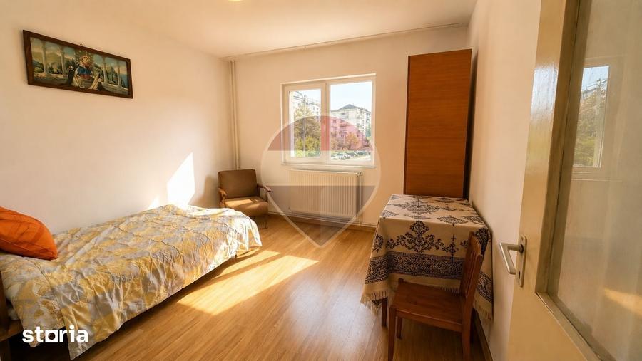 Apartament cu 3 camere decomandat în Mioriței