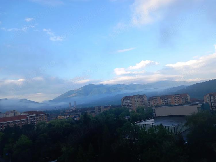 Apartament cu 3 camere decomandat în Petros