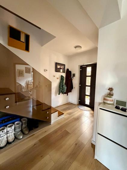 Duplex cu 5 camere cu Canalizare în Florești