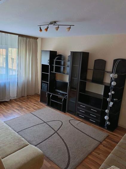 Apartament cu 4 camere decomandat, mobilat în Zorilor